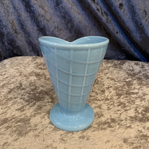 Blue Ice Cream Waffle Cone Vase, 4-1/2 Inch Tall - Picture 3 of 6